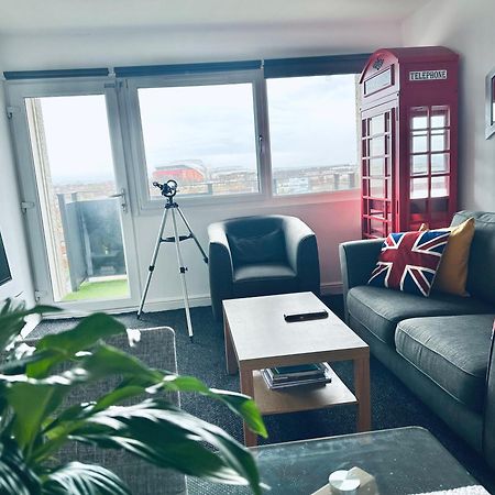 Unique View Of Anfield Stadium - Charming 2 Bedroom Apartment In Liverpool With Parking Экстерьер фото