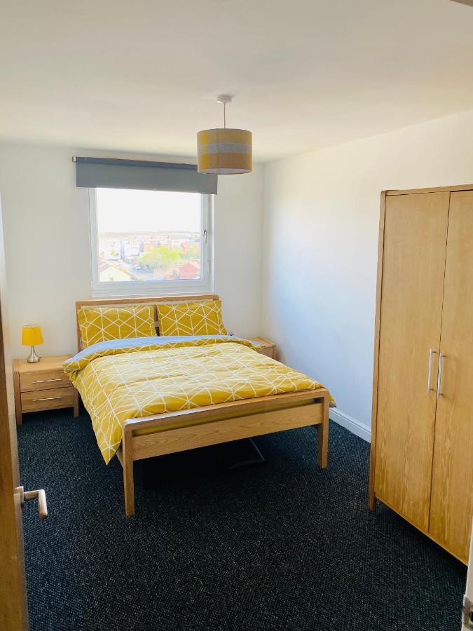 Unique View Of Anfield Stadium - Charming 2 Bedroom Apartment In Liverpool With Parking Экстерьер фото