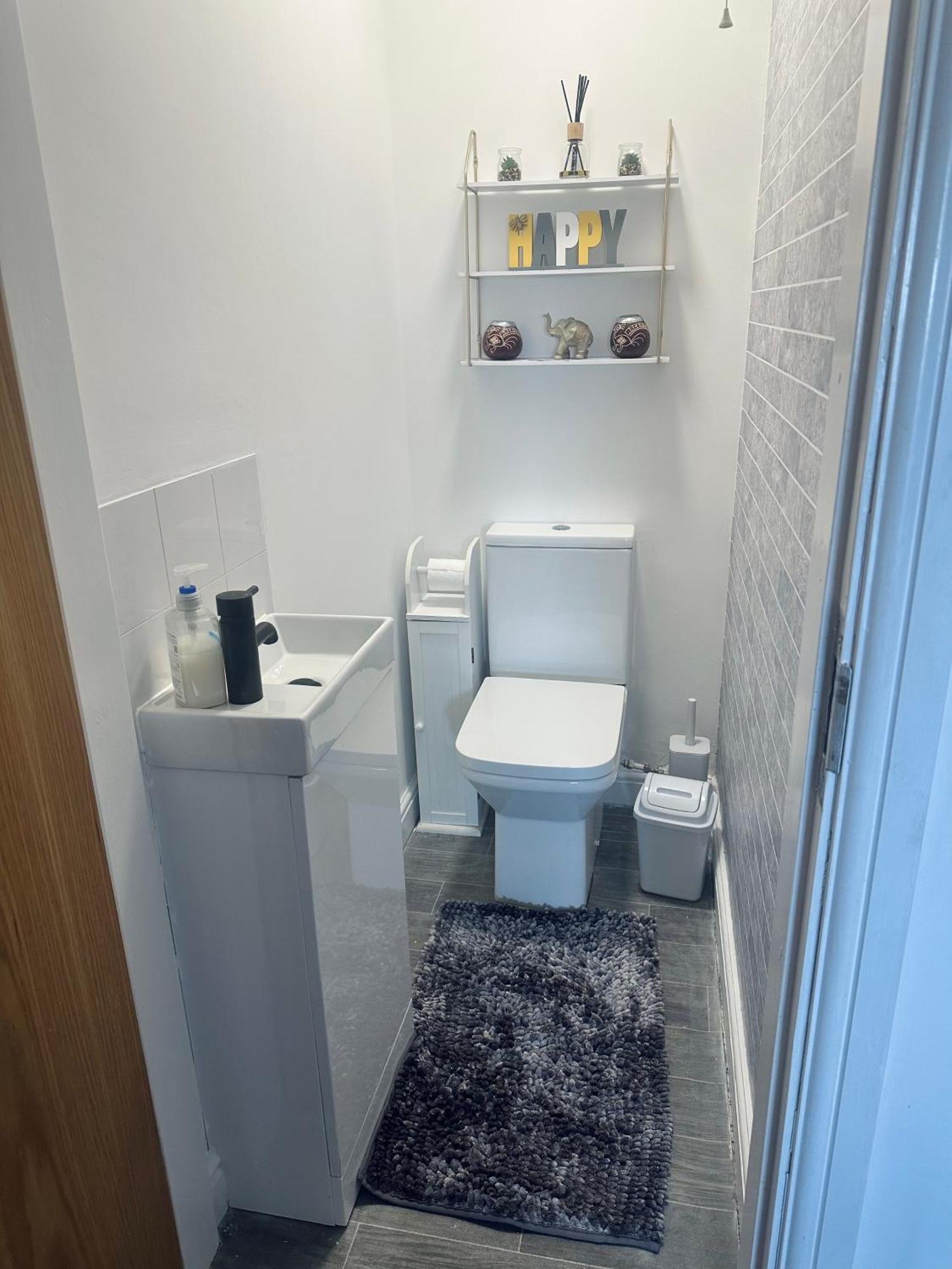 Unique View Of Anfield Stadium - Charming 2 Bedroom Apartment In Liverpool With Parking Экстерьер фото